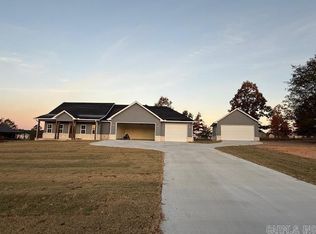 1008 Creekwood Cir, Bauxite, AR 72011