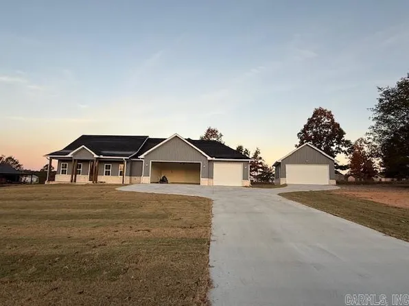 1008 Creekwood Cir, Bauxite, AR 72011