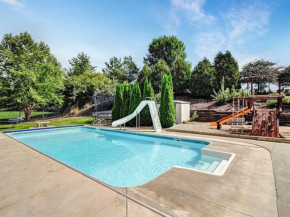 2nd image of 8435 Kelzer Pond Dr