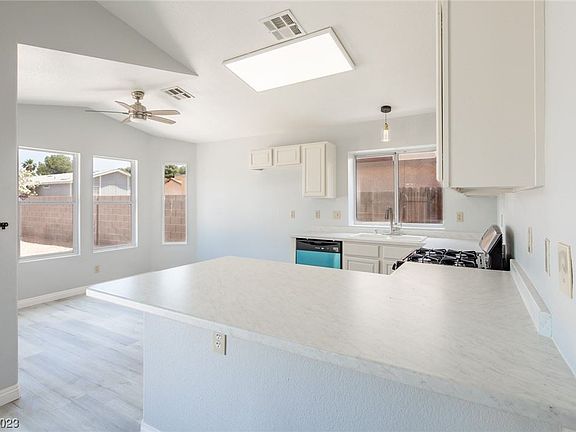 2nd image of 4240 Harris Ave