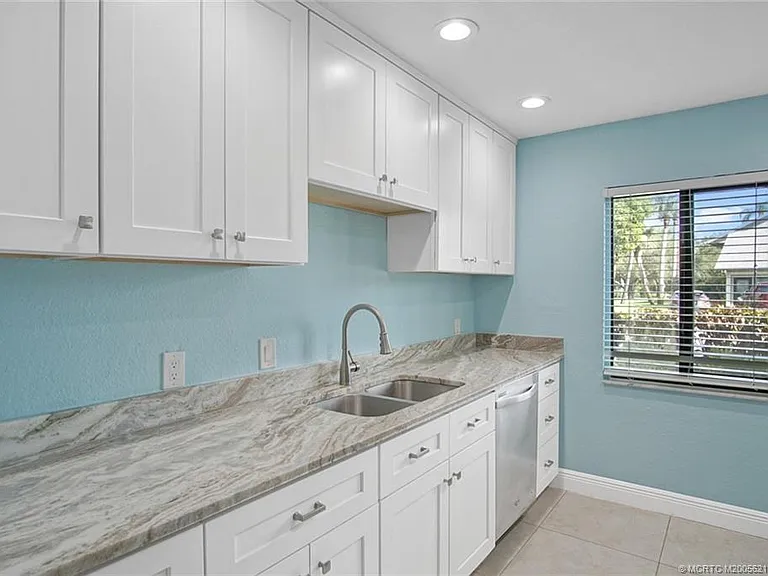 2233 NW 22nd Ave #108 — Photo 4