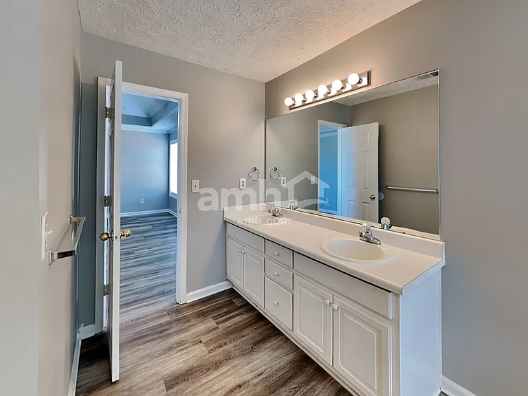 2025 Graybrook Dr — Photo 11