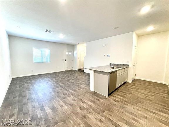 3rd image of 4142 Venus Falls Ave