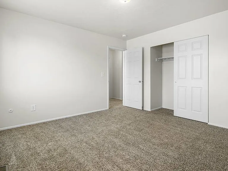 Mountain Ridge Manor — Photo 16