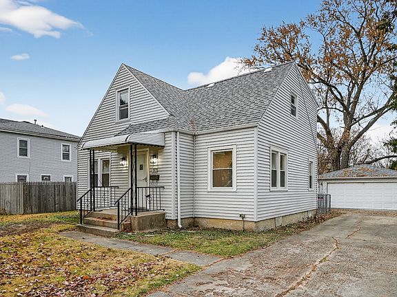 2nd image of 2049 N Hawthorne Ave