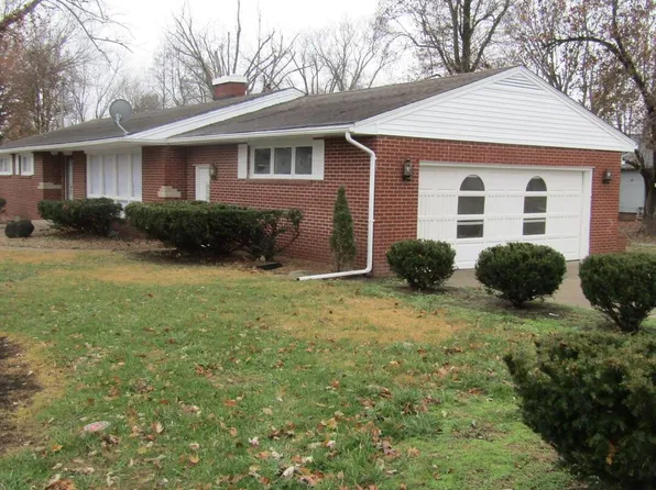 501 N Locust St, West Frankfort, IL 62896