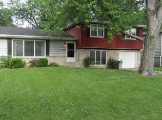 1600 S Park St, Effingham, IL 62401