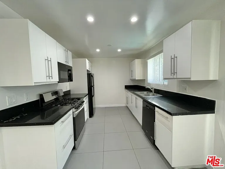 8397 Fountain Ave #203 — Photo 11