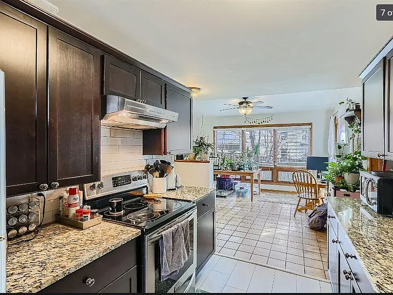 2406 Lincoln St NE — Photo 8