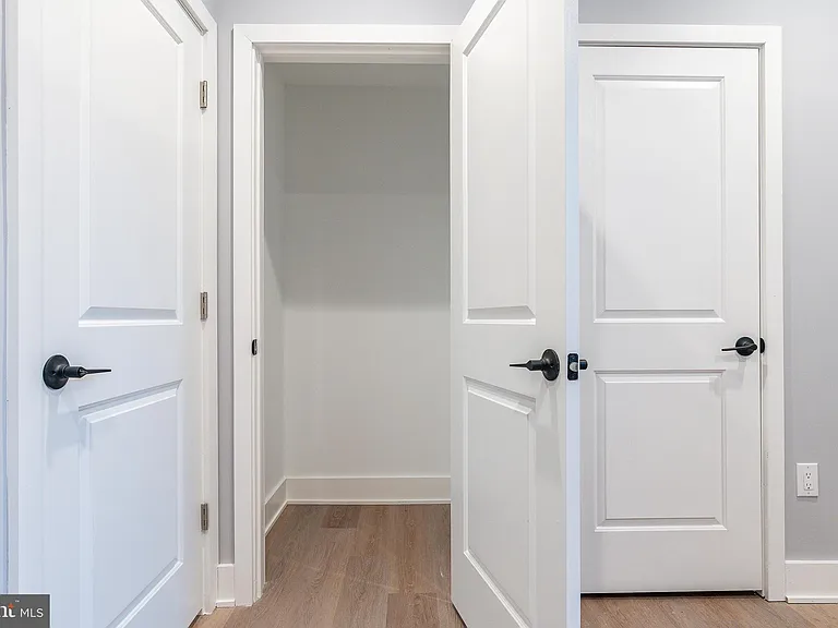 2821 Livingston St #1 — Photo 19