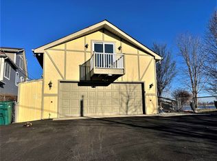 38595 N Lotus Ave, Spring Grove, IL 60081