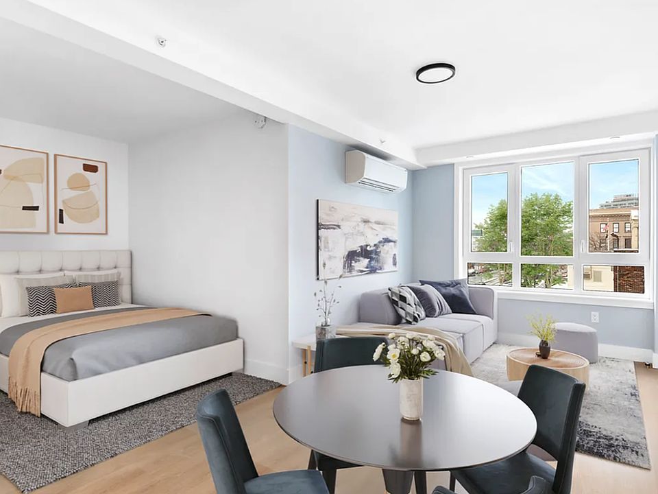 1st image of 5 Stuyvesant Pl #3