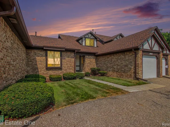 3326 Heritage Pkwy, Dearborn, MI 48124
