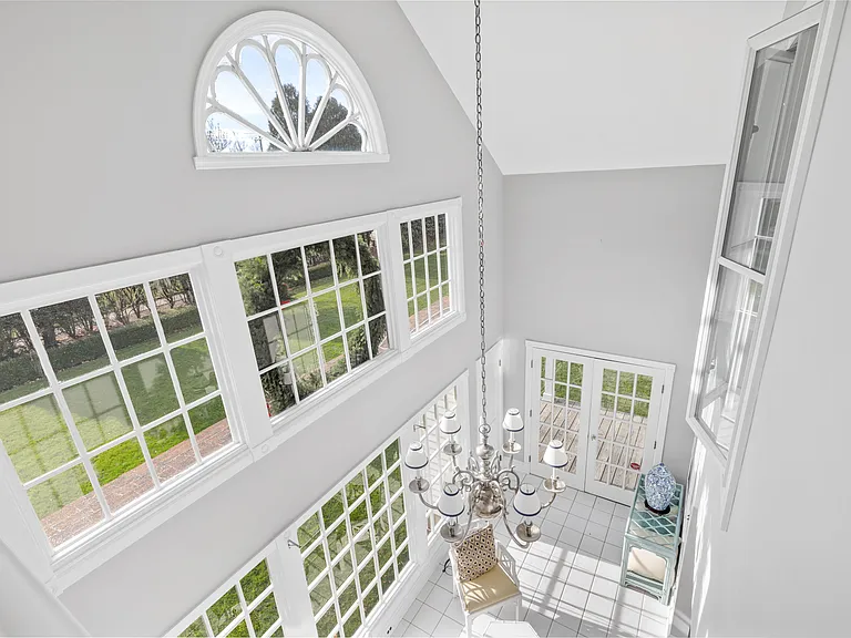305 Hill St — Photo 15