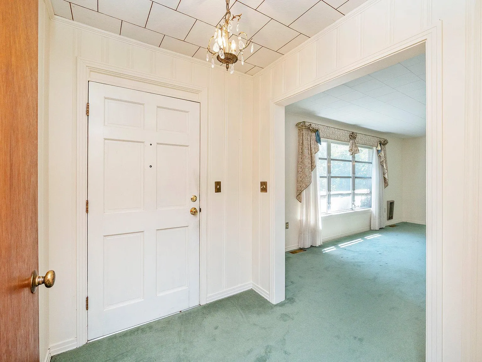 3 bed, 1928 sqft, $1,700 — Photo 4