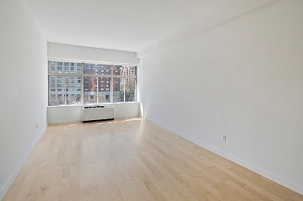 1st image of 90 Washington St APT 10C