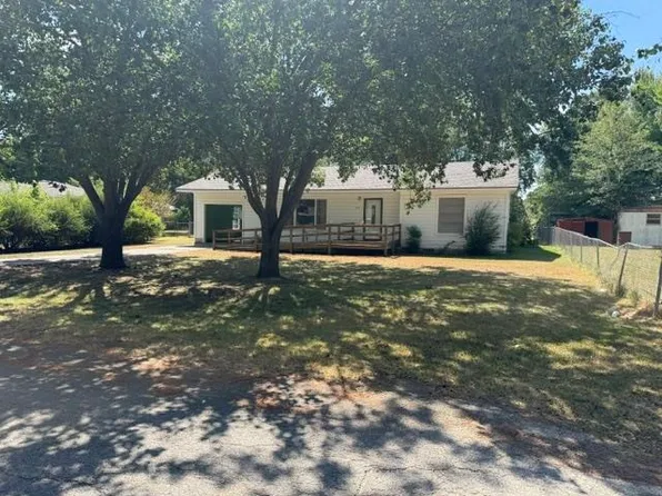 937 W Garrison St, Carthage, TX 75633