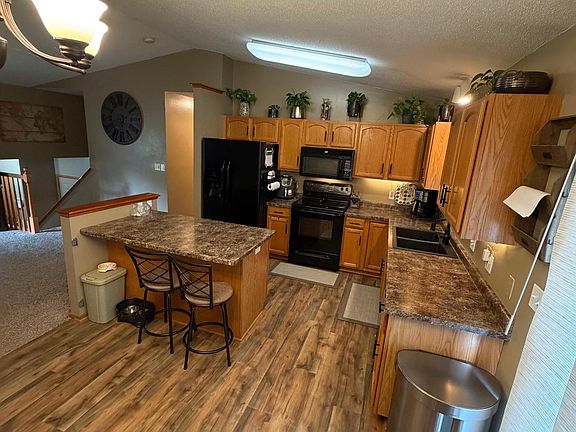 3rd image of 3838 Strathmore Ln SE