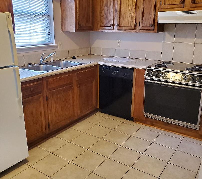 1st image of 200 Prickett Rd #A