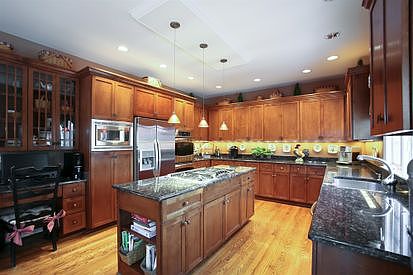 4th image of 732 Fairfield Ct