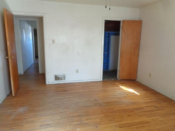 5th image of 4919 38th St