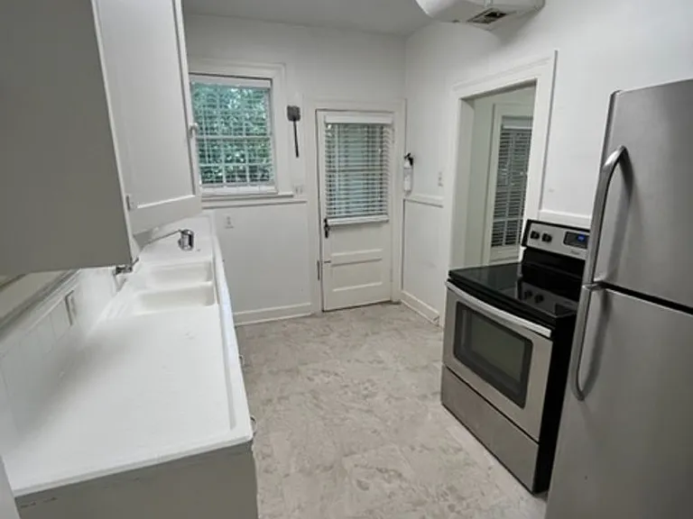 745 Fairview St — Photo 4