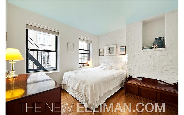 Sold by Douglas Elliman | media 16