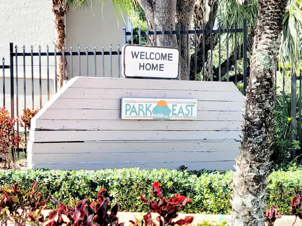 210 NW 87th Ave, Miami, FL