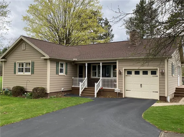 18 Pennsylvania Ave, Friendship, NY 14739