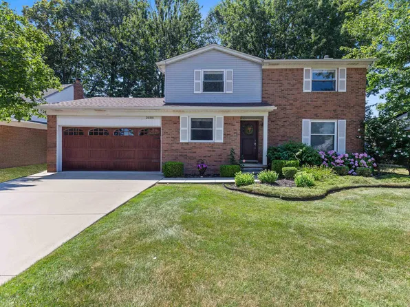 26108 Fairwood Dr, Chesterfield, MI 48051