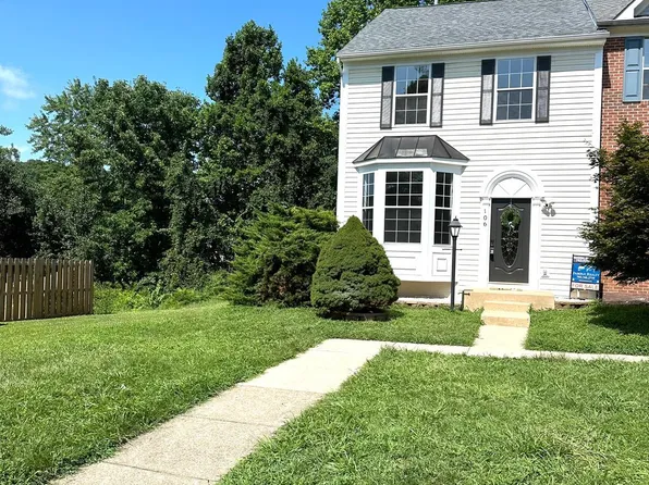 910 Pinnacle Dr, Stafford, VA 22554