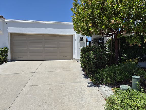 2 car garage with driveway