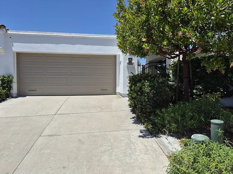2 car garage with driveway