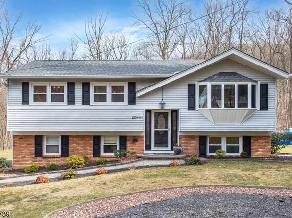 11 Berkshire Ave, Mount Arlington Boro, NJ 07856