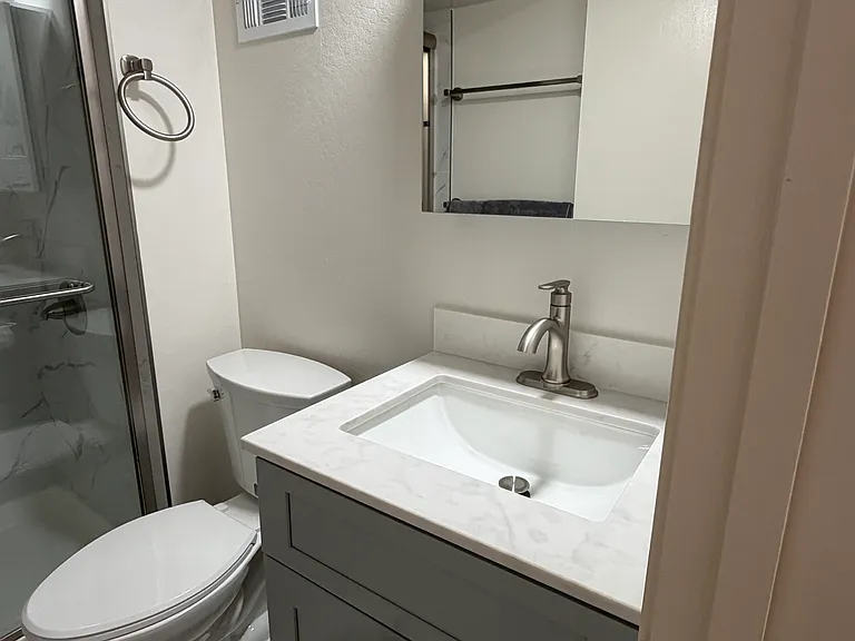 494 Florence St — Photo 3