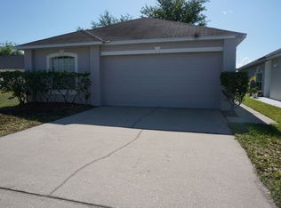 6682 Gentle Oaks Dr E, Jacksonville, FL 32244