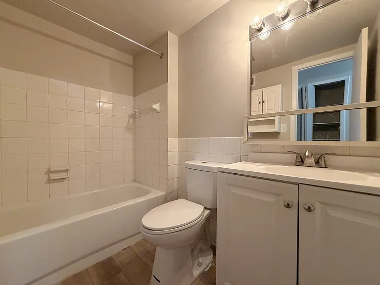 Huntington Green Apartments — Photo 33