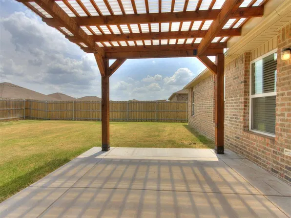 452 Fox Den Dr, Newcastle, OK 73065