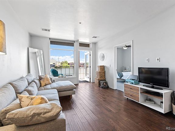 5th image of 3101 Blake St Unit 303