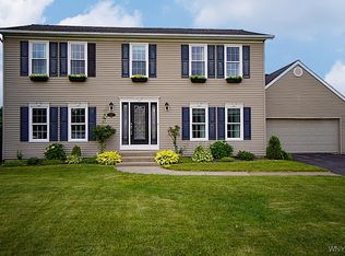 7175 Lenmart Dr, North Tonawanda, NY 14120