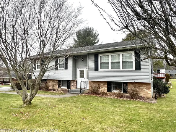 901 Sarah Ave, Clarks Summit, PA 18411