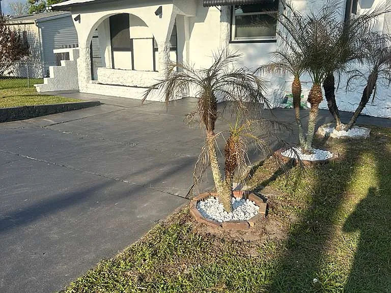 1915 Jersey Ave — Photo 1