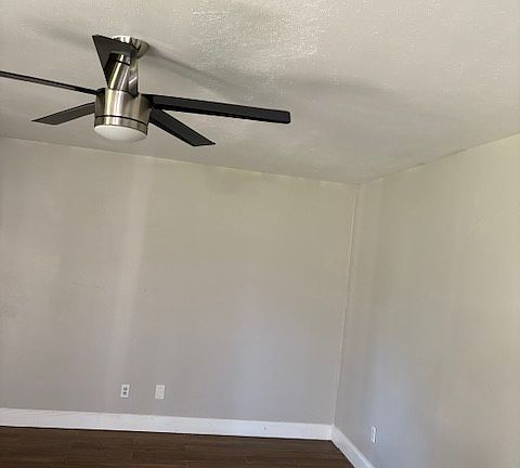 3rd image of 1012 Stonetrail Dr