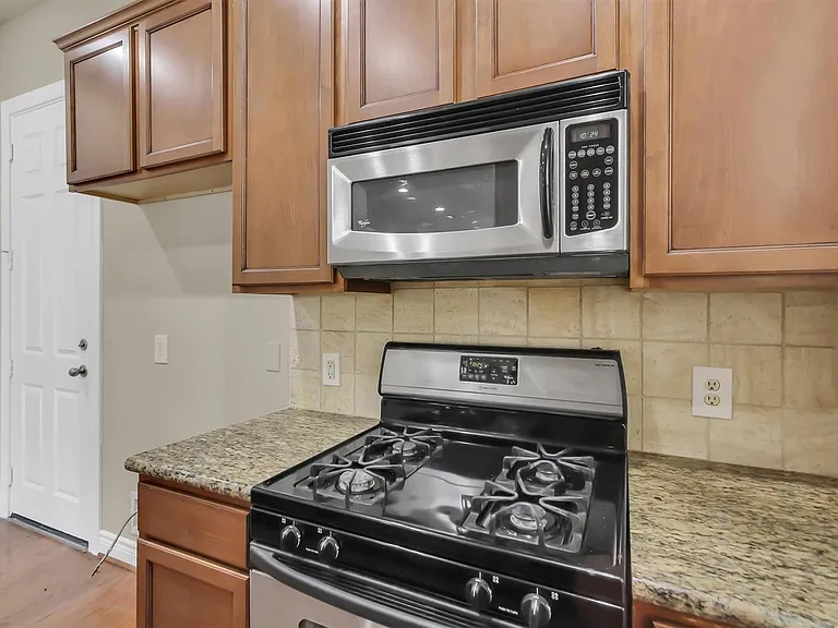 9006 Lakes At 610 Dr — Photo 14