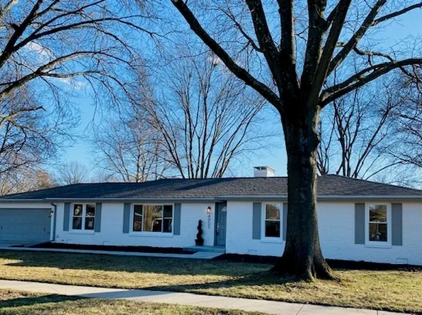 4955 Woodcrest Dr, Columbus, IN 47203