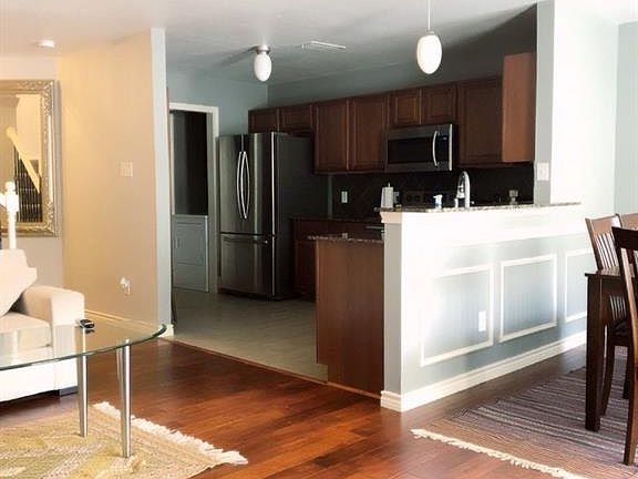 3rd image of 12507 Oceanside Dr