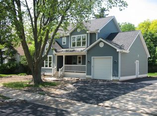 320 Wagner Rd, Northfield, IL 60093