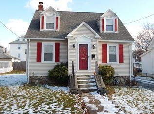 7 Hazel St, Methuen, MA 01844