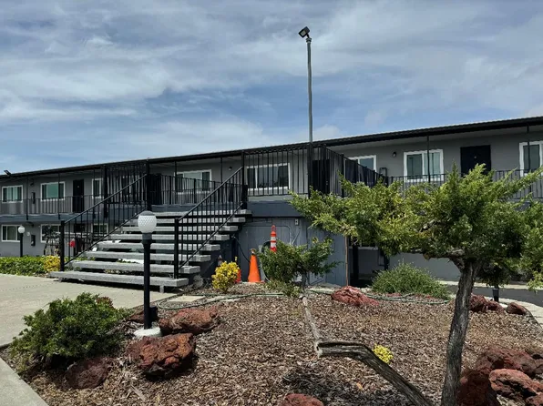 2270 John Ct APT 10, Castro Valley, CA 94546