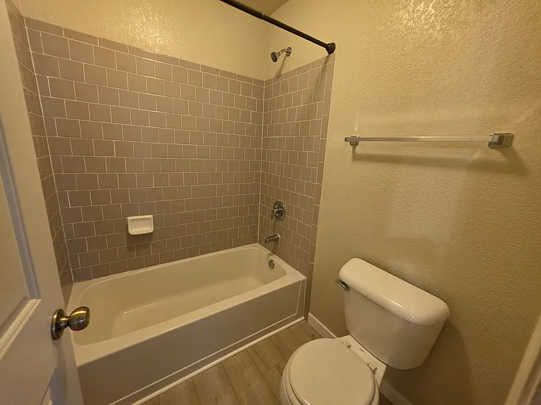 11260 E 27th Pl — Photo 10